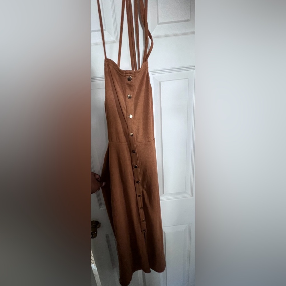 BACKLESS BROWN DRESS